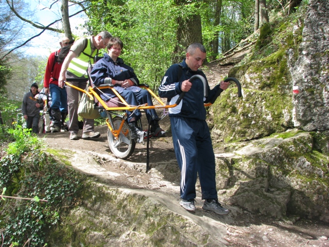 randonnée sportive avec joëlettes, Hotton, 2012